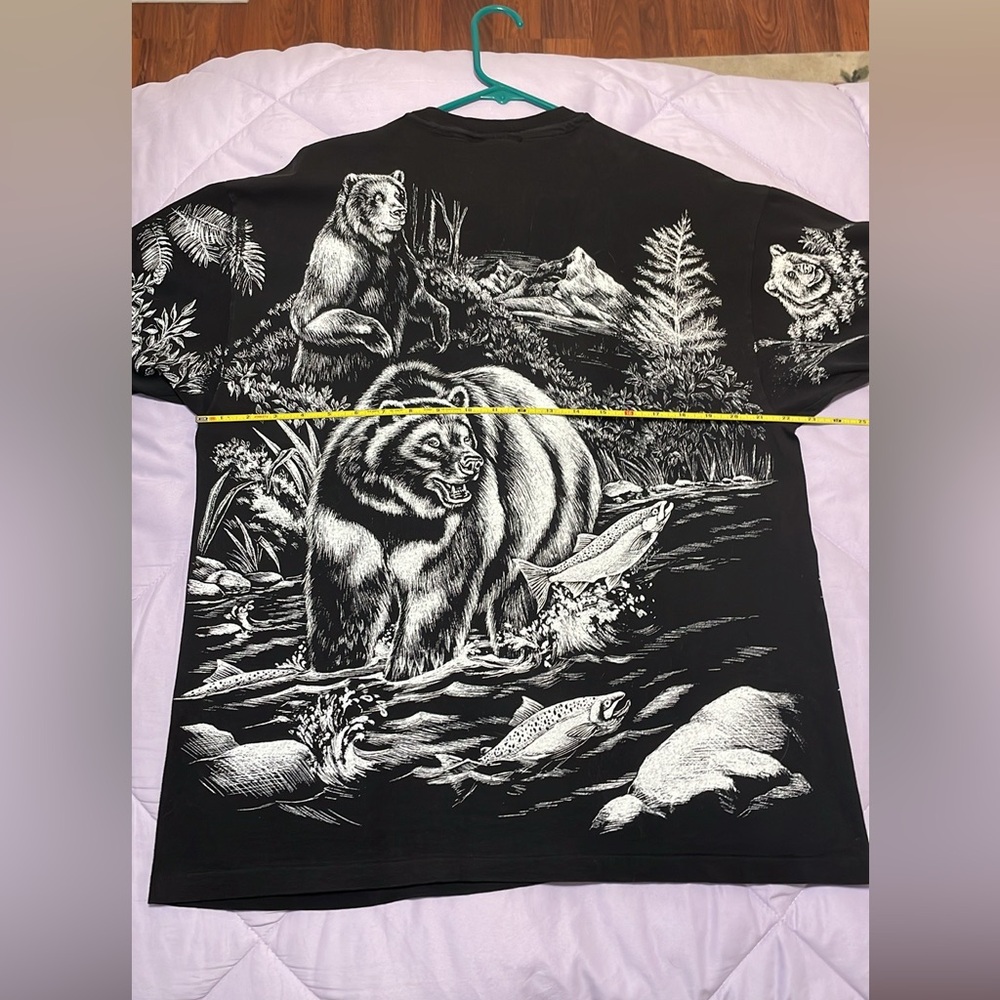 Grizzly bear graphic Tshirt